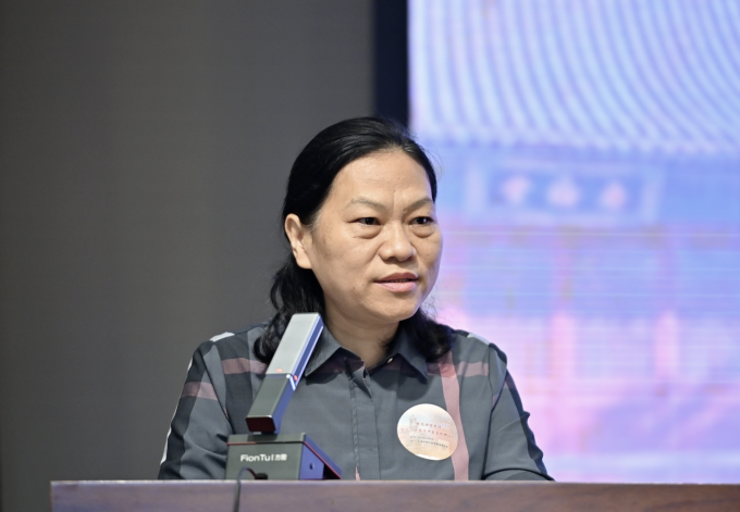 尼山世界儒学中心(中国孔子基金会秘书处)基金管理部负责人、一级调研员于素月宣读设立中国孔子基金会孔子世家专项基金的批复文件.png 尼山世界儒学中心(中国孔子基金会秘书处)基金管理部负责人、一级调研员于素月宣读设立中国孔子基金会孔子世家专项基金的批复文件.png