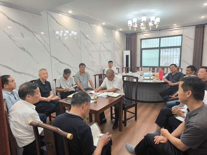 eaf4751e1fc7391f33f58b7f125c1126.jpg eaf4751e1fc7391f33f58b7f125c1126.jpg