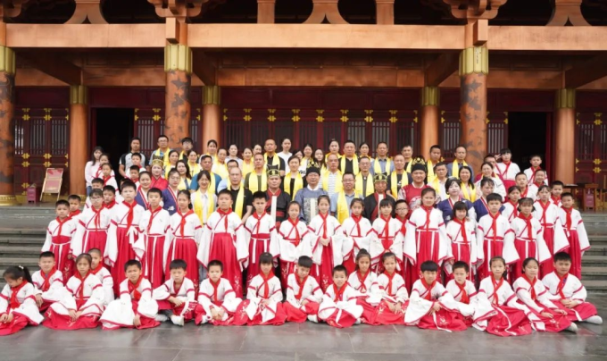 广西柳州｜孔子后裔参加柳州文庙清明祭孔活动